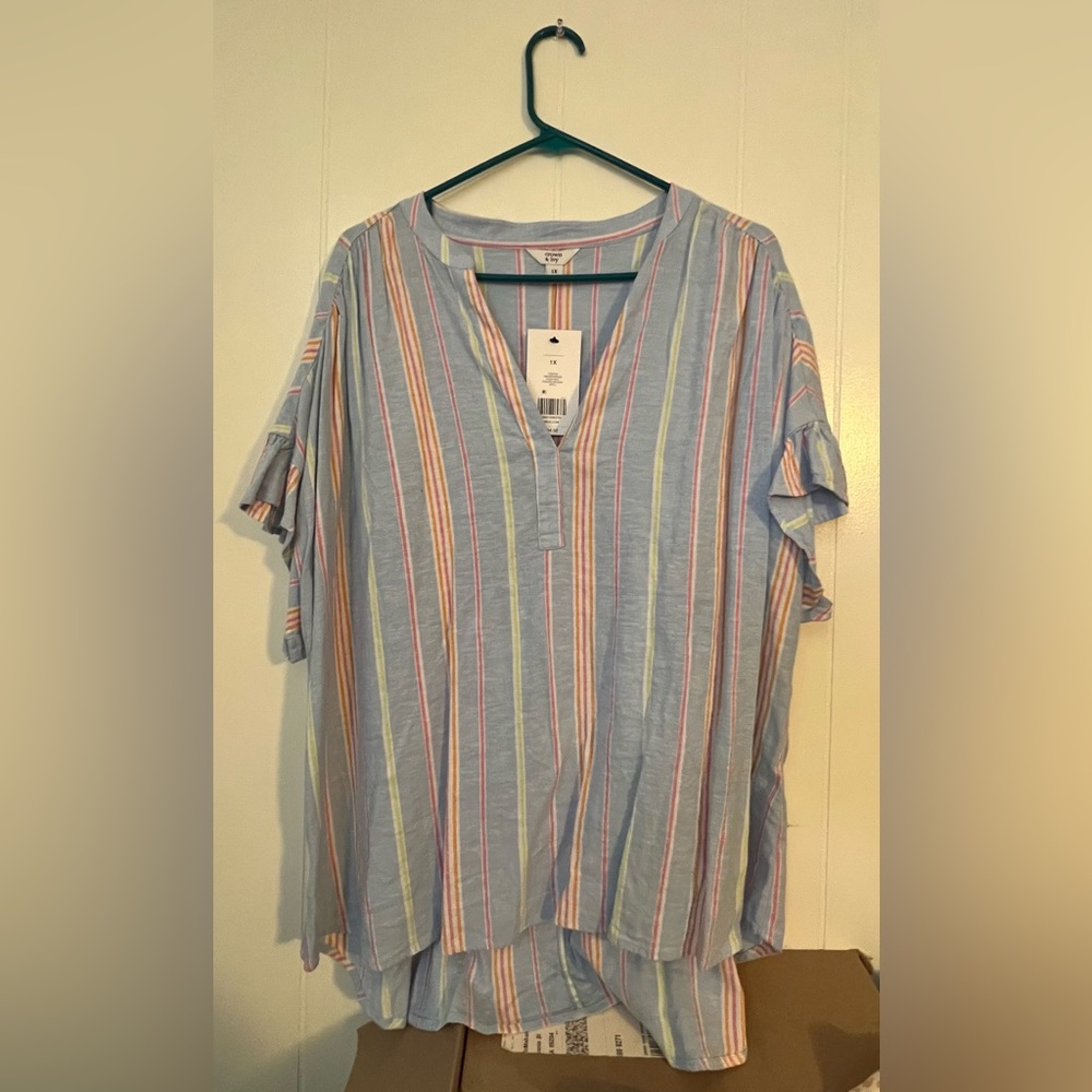 NWT - Crown and Ivy blouse - 2X - short sleeve flutter